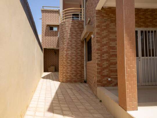 Villa r+2 aux mamelles image 5