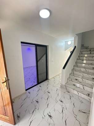 Magnifique villa R+1 à louer image 14