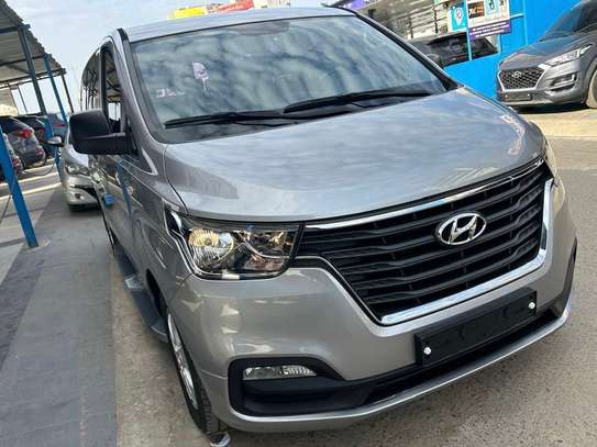 Hyundai Starex 2019, 82000 kms, 12 places diesel boîte auto image 3