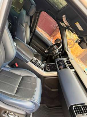 Range Rover sport image 7
