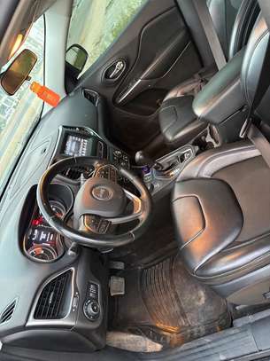 Jeep Cherokee 2019 image 11