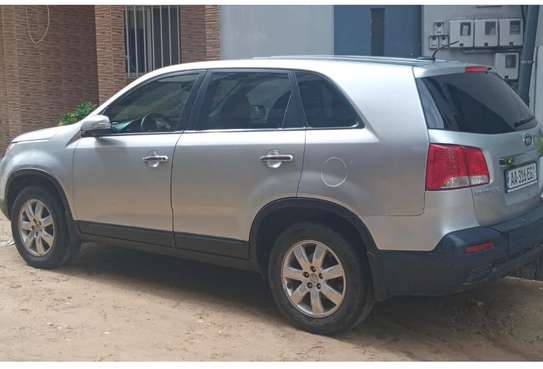 Kia Sorento SUV 2013 image 4