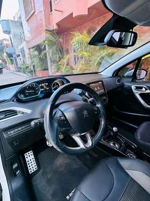 Peugeot 2008 2018 image 7