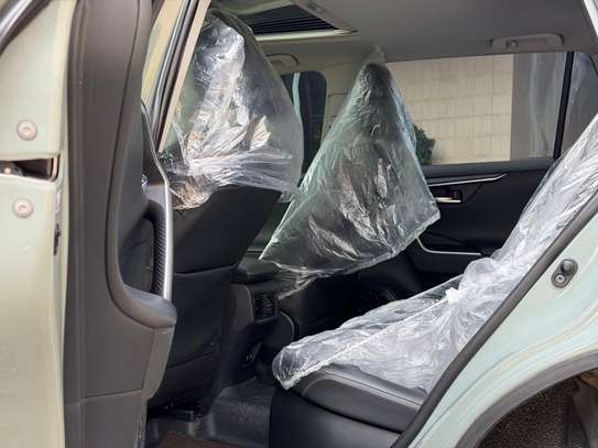 Toyota Rav4 Hybride image 8