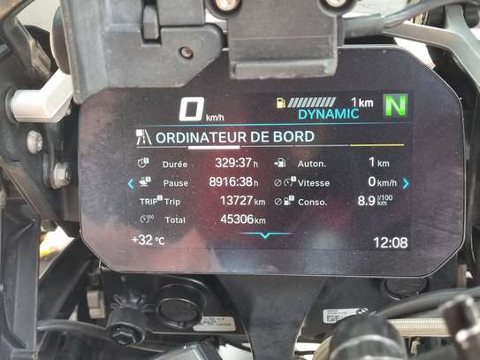 BMW R1250 GS 1250 cm³ noir mat moto d'aventure image 8