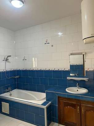 Villa R+1 à louer à Mermoz image 9