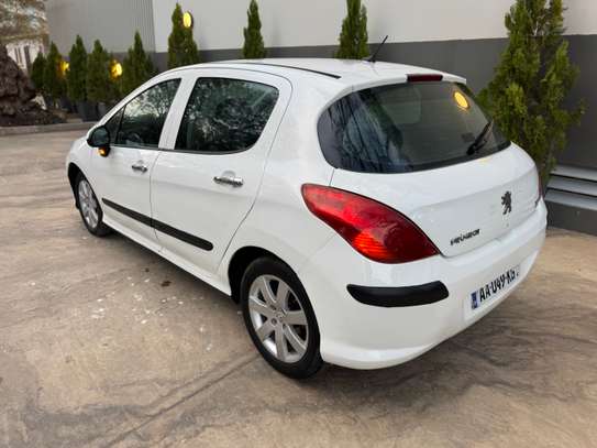 Peugeot 308 image 8