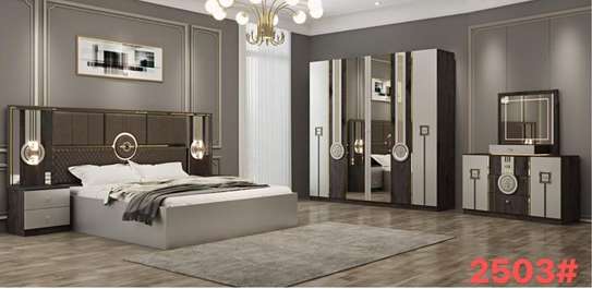 Chambre à coucher royale disponible image 14