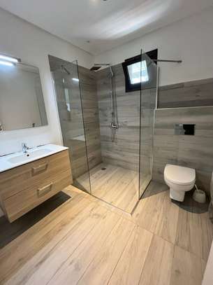 Bel appartement a louer aux Point E image 2
