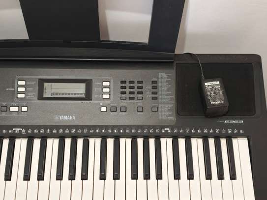 Piano YAMAHA PSR-E363 image 2