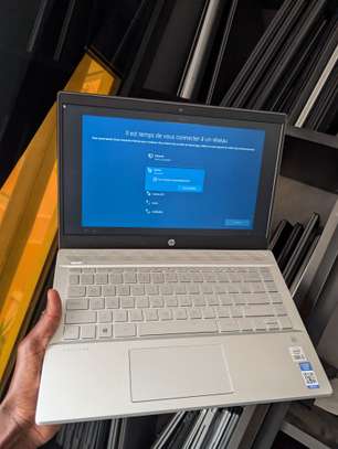 HP Pavilion 14 i5 10th image 2