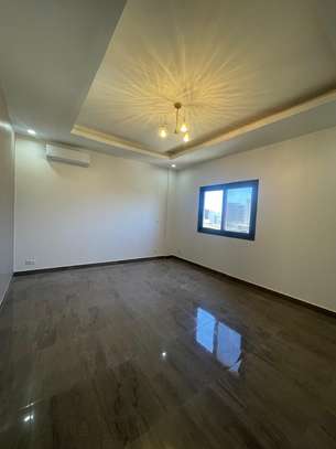 F4 de 160m² à louer usage bureau keur guorgui image 8