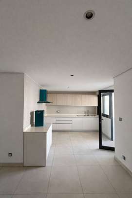 F5 DE 260M² A LOUER image 11