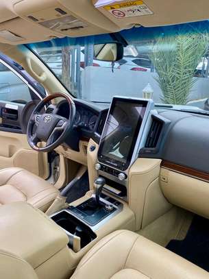 Toyota land cruiser 2016 image 12