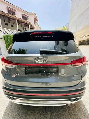 Hyundai Santafe 2023 image 2