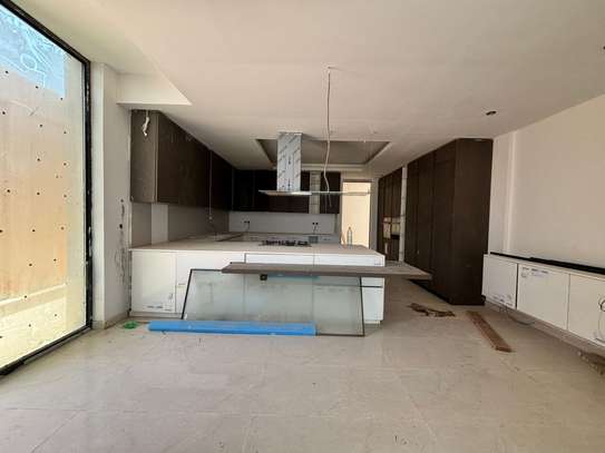 Villa neuve de 1000 m² pied dans l' eau Almadies image 15
