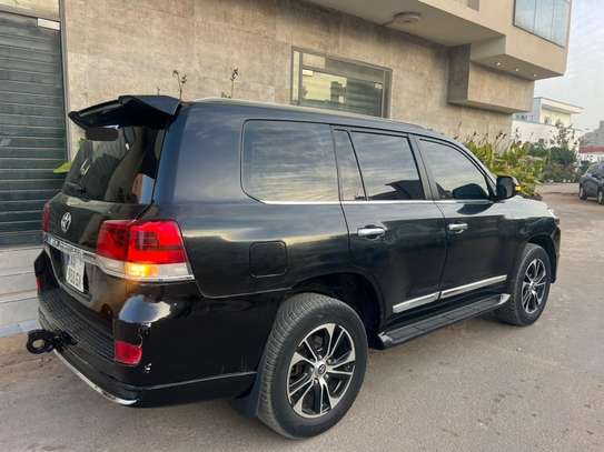 TOYOTA LAND CRUISER image 2