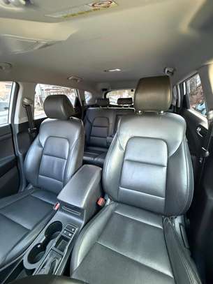 Avant hyundai tucson 2018 autamtique diasel.full option image 3