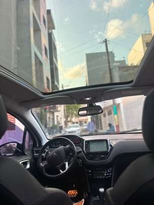 PEUGEOT 2008 image 7