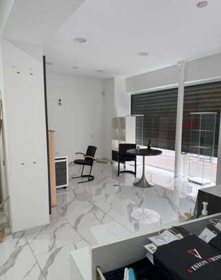 Mobilier complet opticien image 3