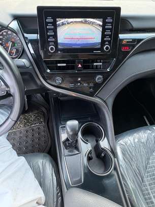 Toyota Camry 2021 faible kilométrage image 7