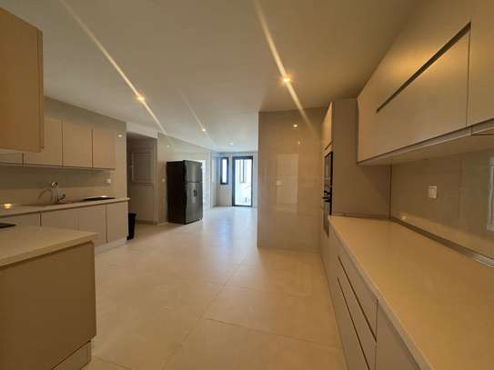 Plateau appartement ( vide) vue mer 4 chambres corniche image 4