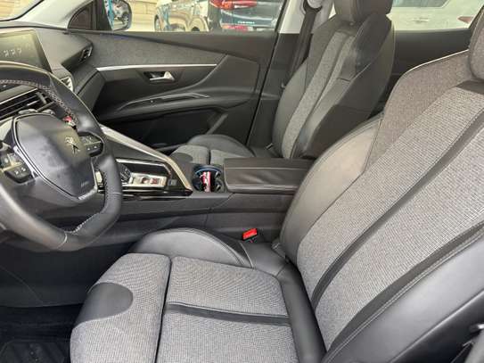 Peugeot 3008 Allure année 2018 image 8