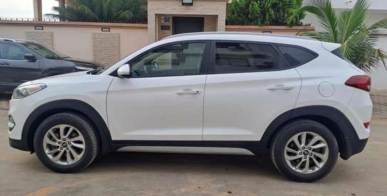Hyundai Tucson 2017 1,6 litres version 4x4 image 2