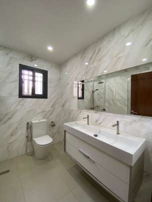 Magnifique appartement de type F4 à louer au virage image 2