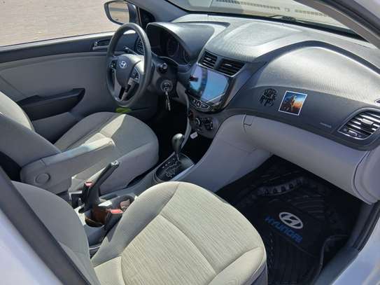 Vente Hyundai Accent 2017 image 8