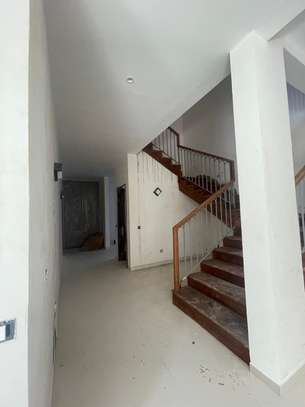 Immeuble R+6 à louer aux Almadies image 15