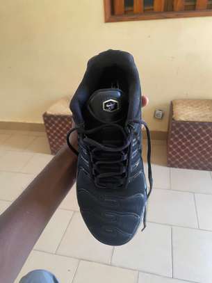 Chaussures de sport noires confort maintien amorti image 3