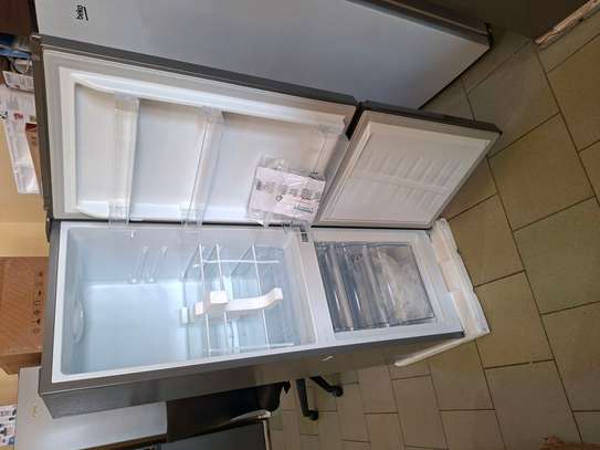 Hisense réfrigérateur combiné inox A+ grande capacité image 2