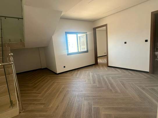 Duplex de 408 m2 vide image 4