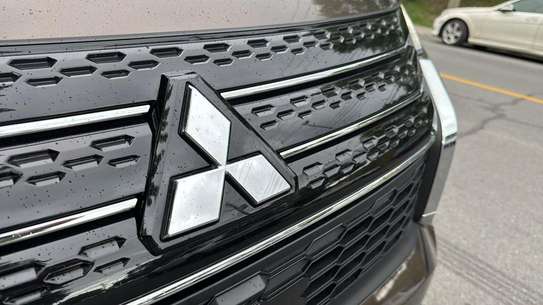Mitsubishi Outlander image 10