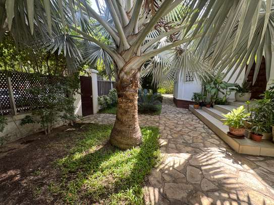 Villa à louer aux plateau sur la corniche image 11