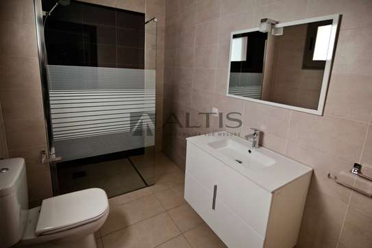 APPARTEMENT F4 MEUBLÉ À LOUER - RÉSIDENCE MANINO, MERMOZ image 12