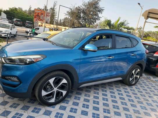 Hyundai tucson image 2