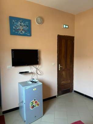 Saly chambre meuble avec salle de bain accès piscine image 6