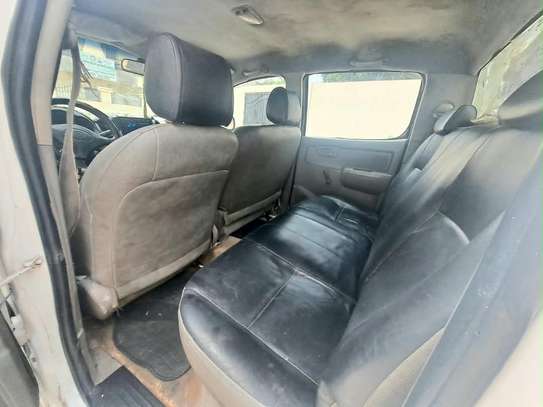 Toyota Hilux image 6