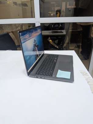 LG Gram ) 17pouces ) i7 ) 10e ) 16g de ram ) 512 image 3