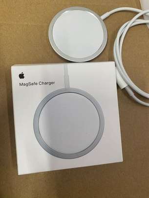 Chargeur IPhone sans fil MagSafe MHXH3AM/A A2140 - 20W image 12