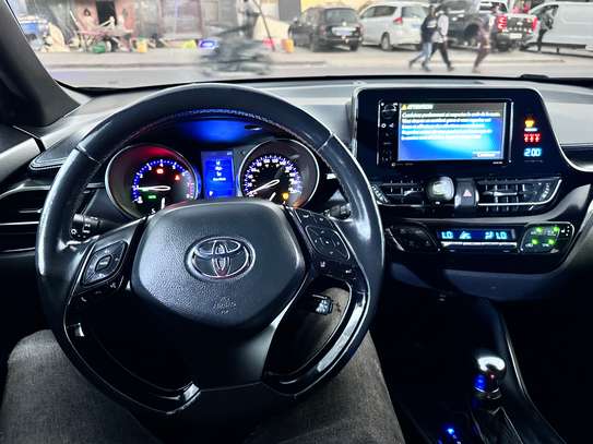 Toyota C-HR 2018 image 6
