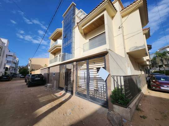 Villa R+2 à louer almadies image 15