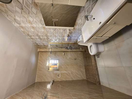 Appartement aux mamelles au RDC image 6