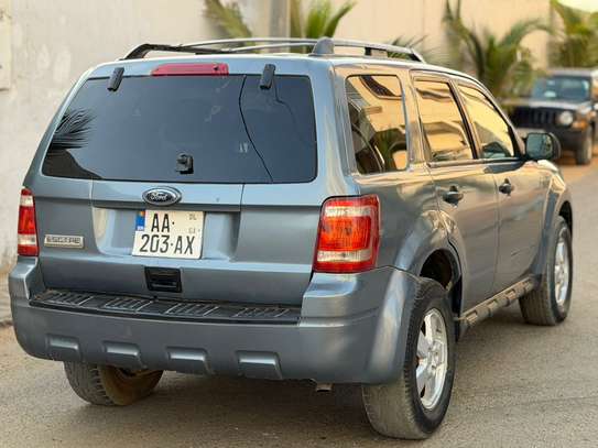 Ford Escape carré  2011 image 2