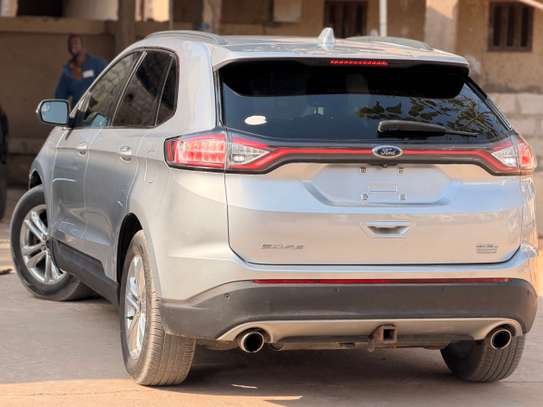 Ford Edge image 9
