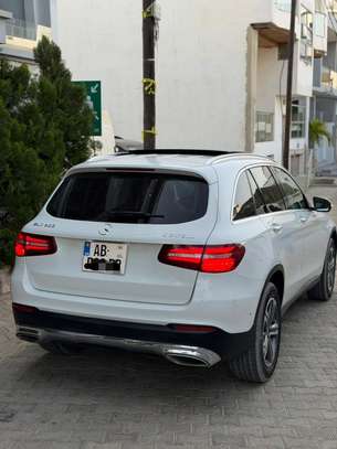 Mercedes GLC 300 année 2018 image 3