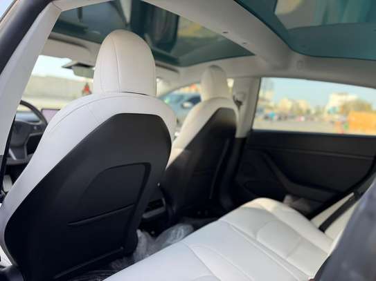 Tesla Model 3 2022 image 2