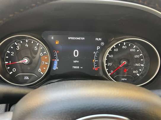 Jeep Compass 2018 SUV argent robuste et polyvalent image 5